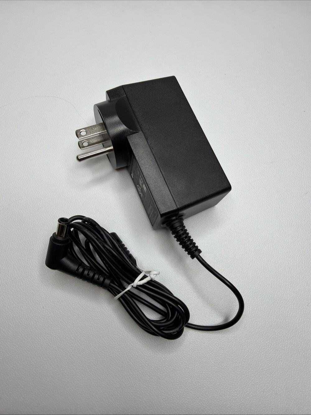 Genuine LG Monitor Switching AC Power Adapter ADS—45FSQ-19 19032EPCU-1 19.0 V